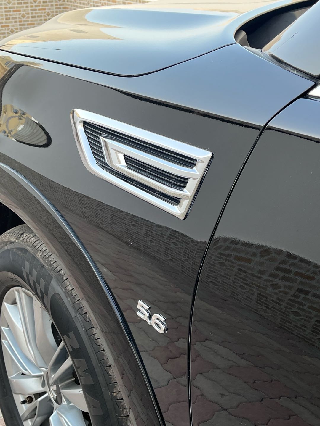 Car Image 2019 INFINITI QX80 