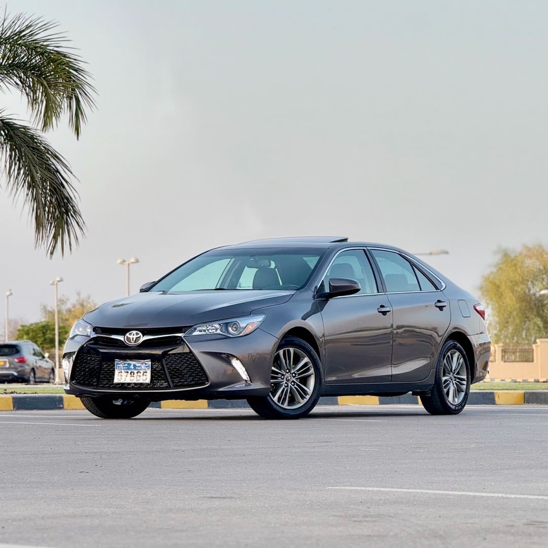 Car Image 2017 TOYOTA CAMRY SE