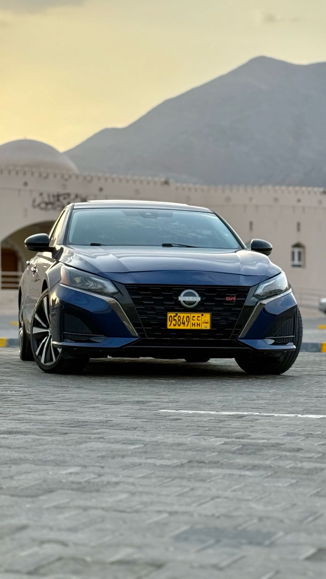 Car Image 2020 NISSAN ALTIMA SR