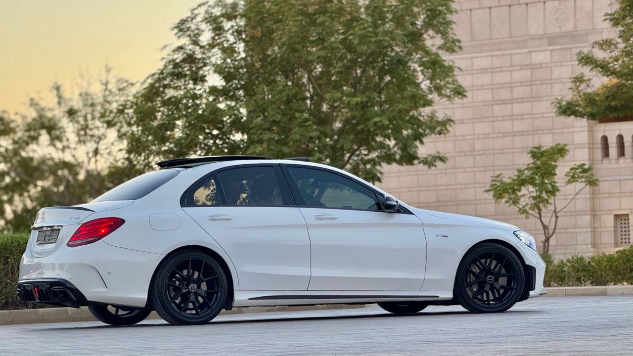 Car Image 2017 MERCEDES C Class 43