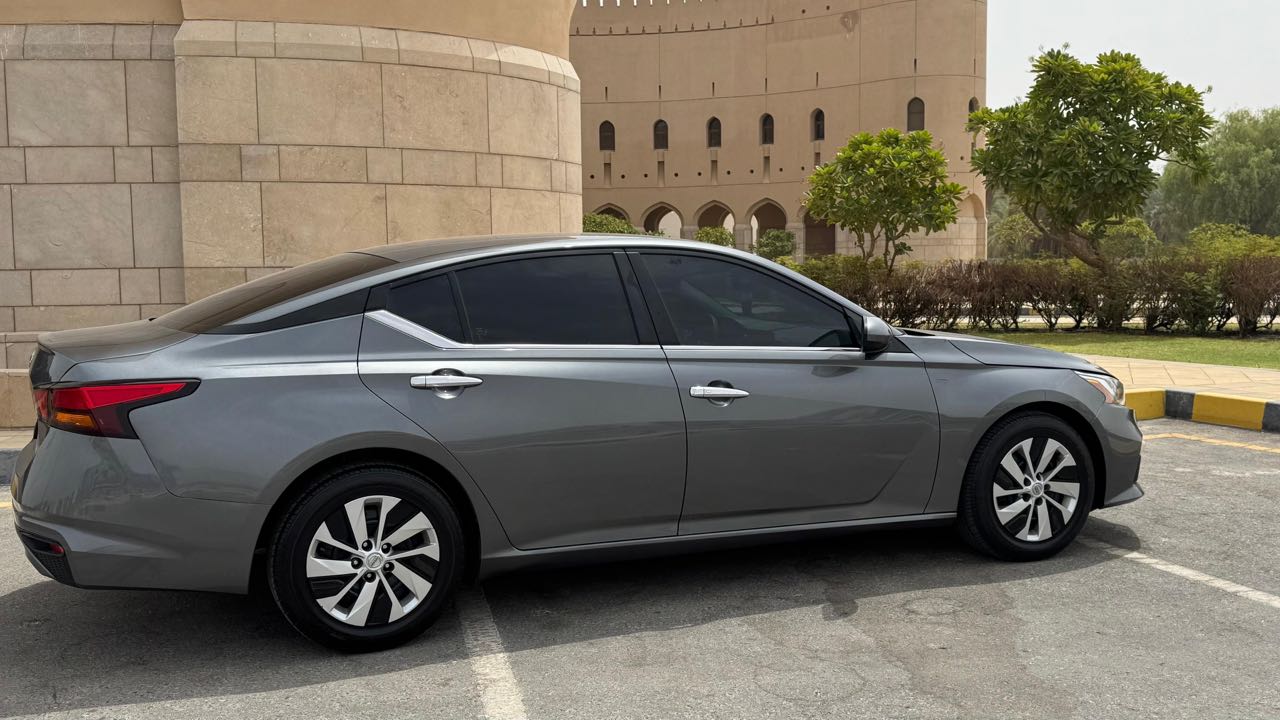 Car Image 2021 NISSAN ALTIMA S