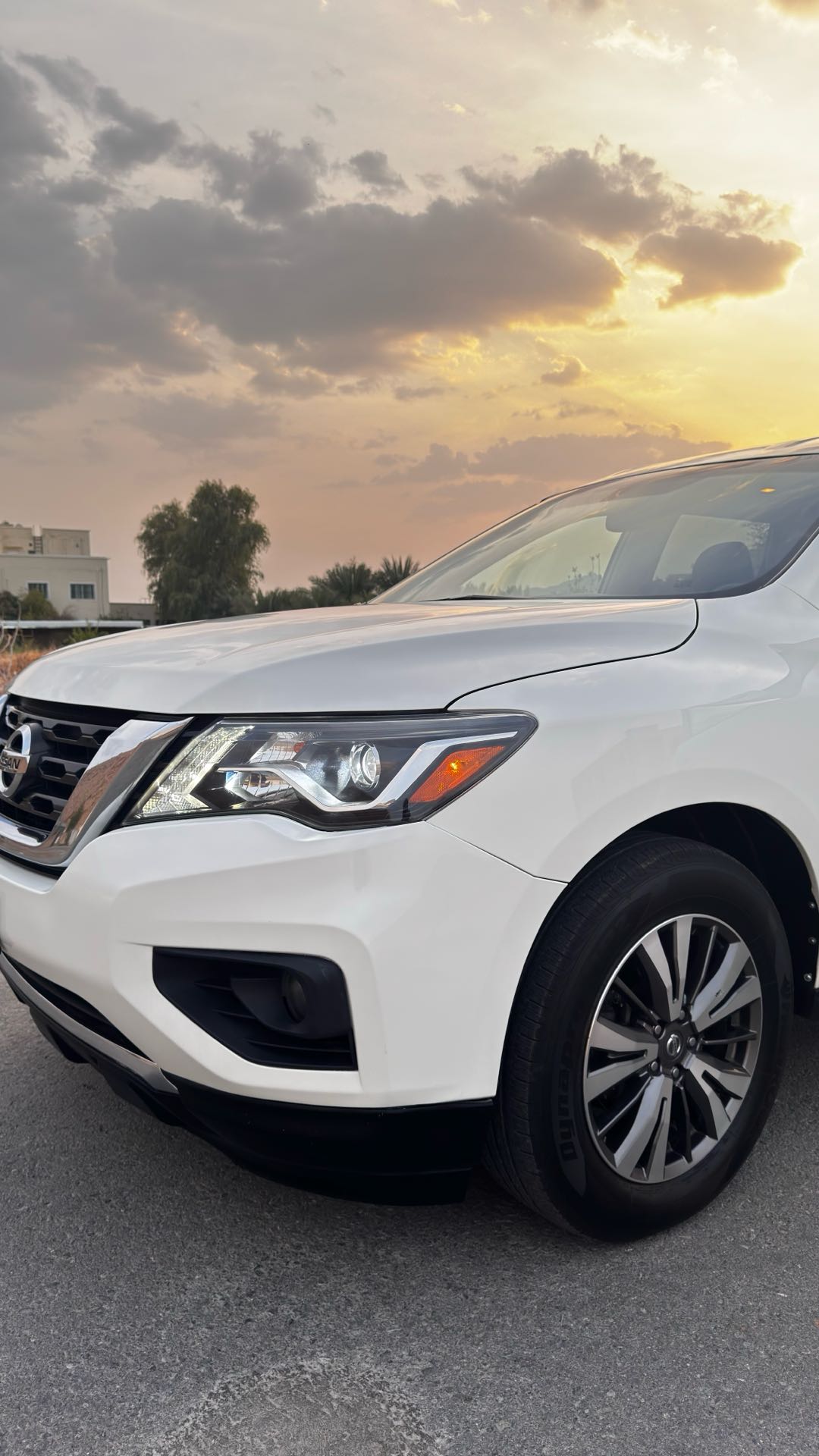 Car Image 2019 NISSAN PATHFINDER SV
