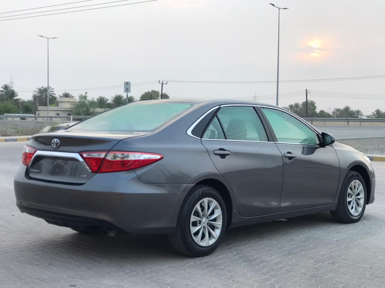 Car Image 2017 TOYOTA CAMRY LE