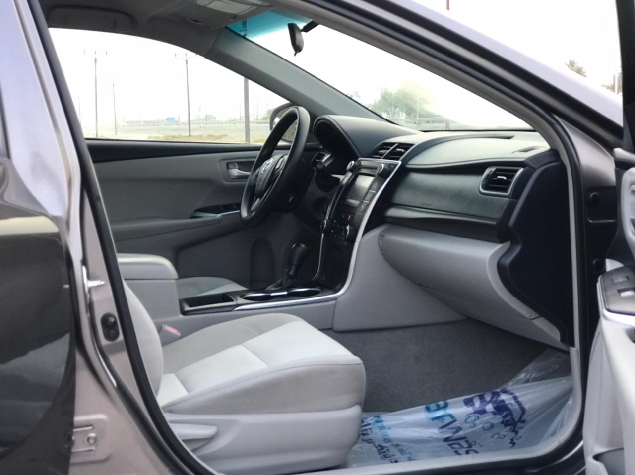 Car Image 2017 TOYOTA CAMRY LE