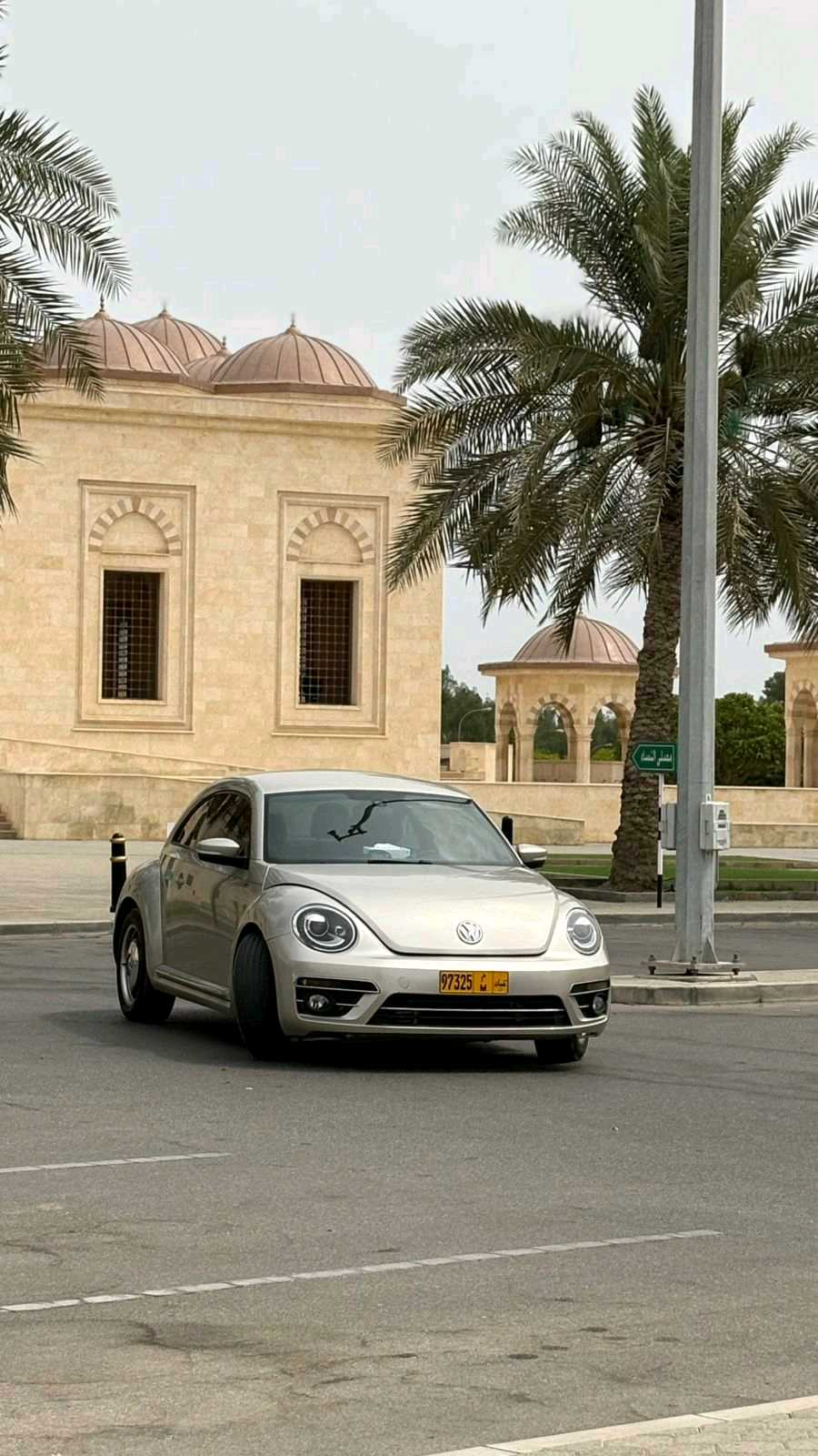 Car Image 2016 VOLKSWAGEN BEETLE 