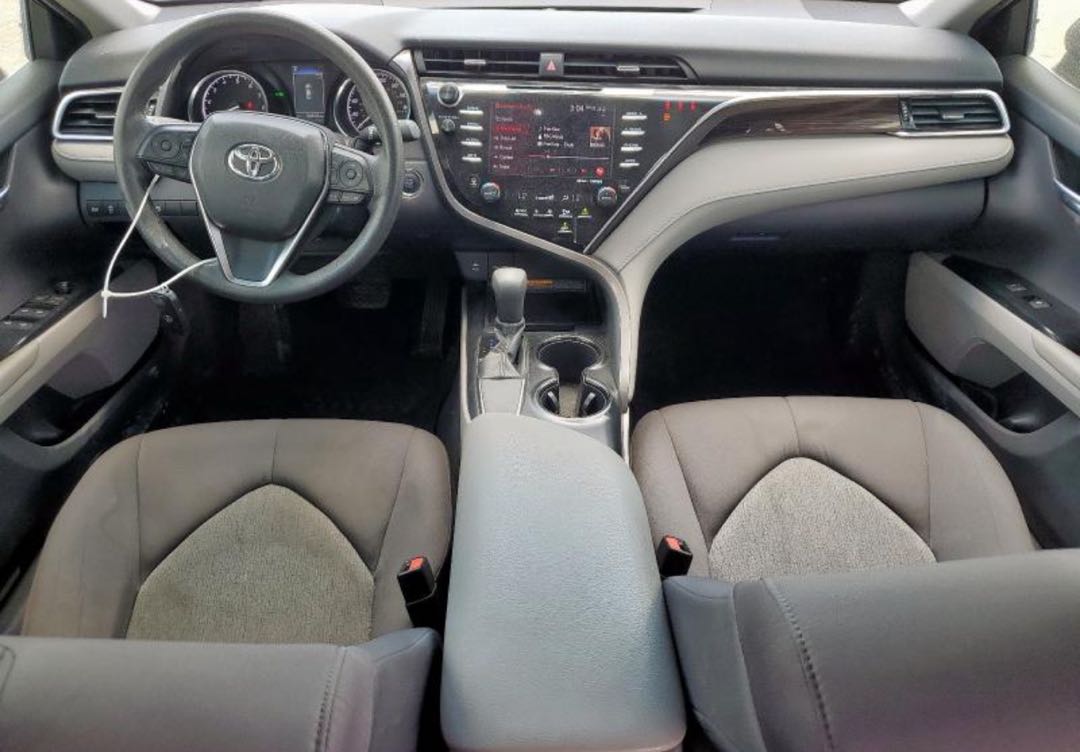 Car Image 2018 TOYOTA CAMRY