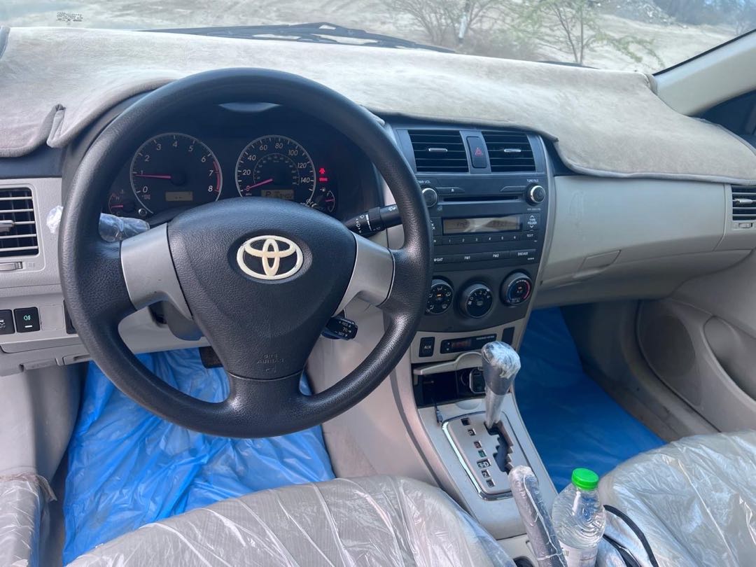 Car Image 2011 TOYOTA COROLLA LE