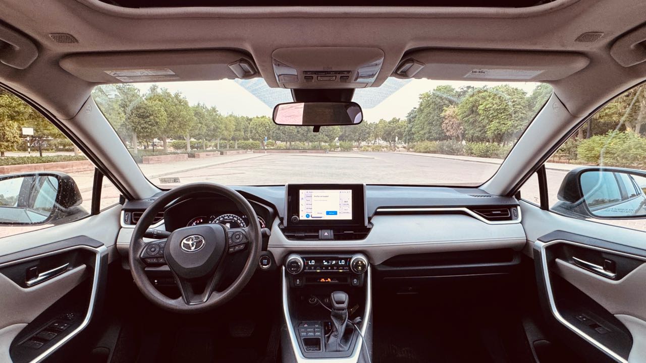 Car Image 2023 TOYOTA RAV4 XLE