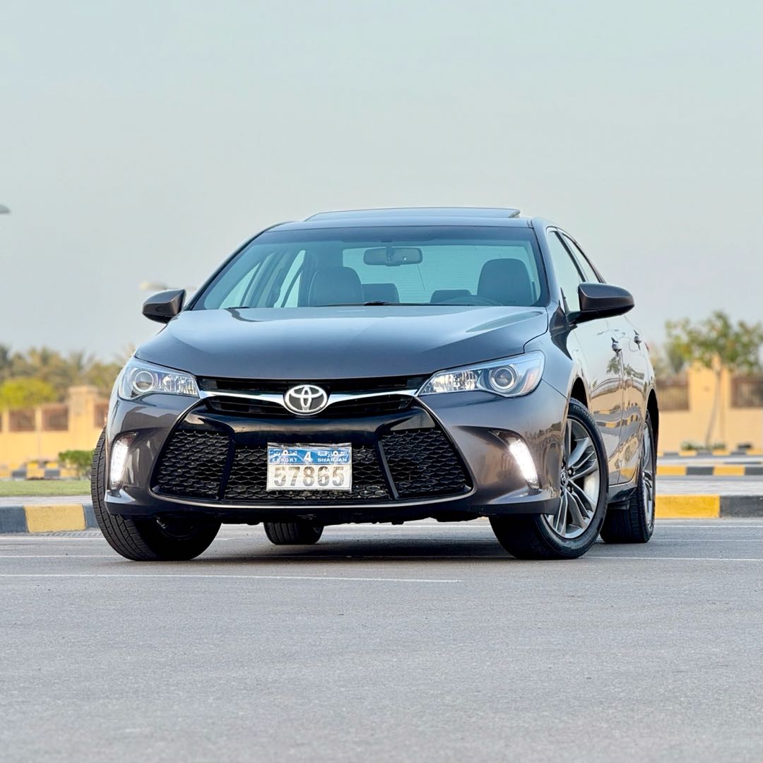 Car Image 2017 TOYOTA CAMRY SE