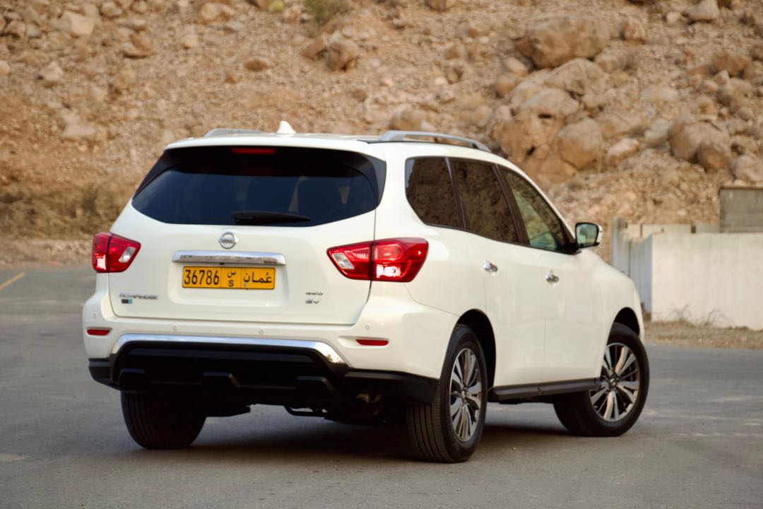 Car Image 2019 NISSAN PATHFINDER SV