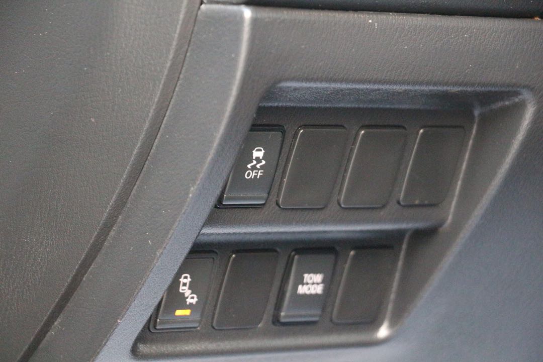 Car Image 2019 NISSAN PATHFINDER SV