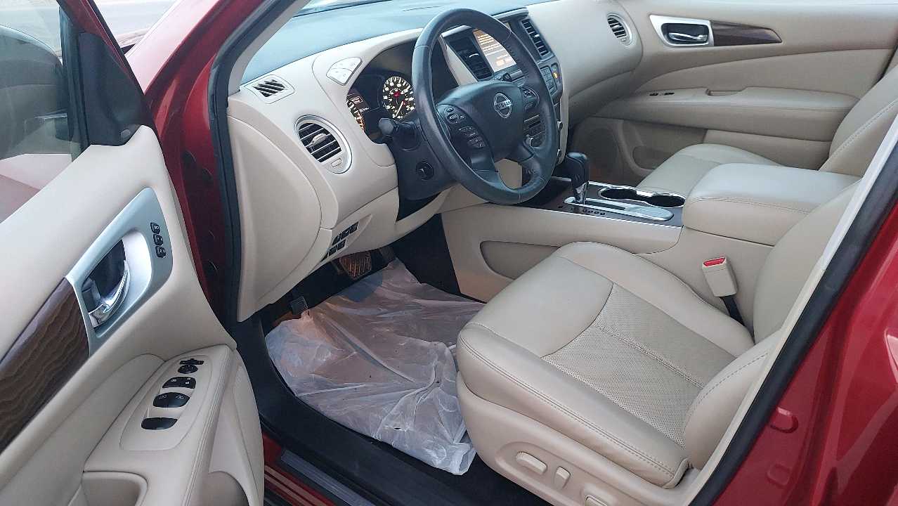 Car Image 2017 NISSAN PATHFINDER PLATINUM