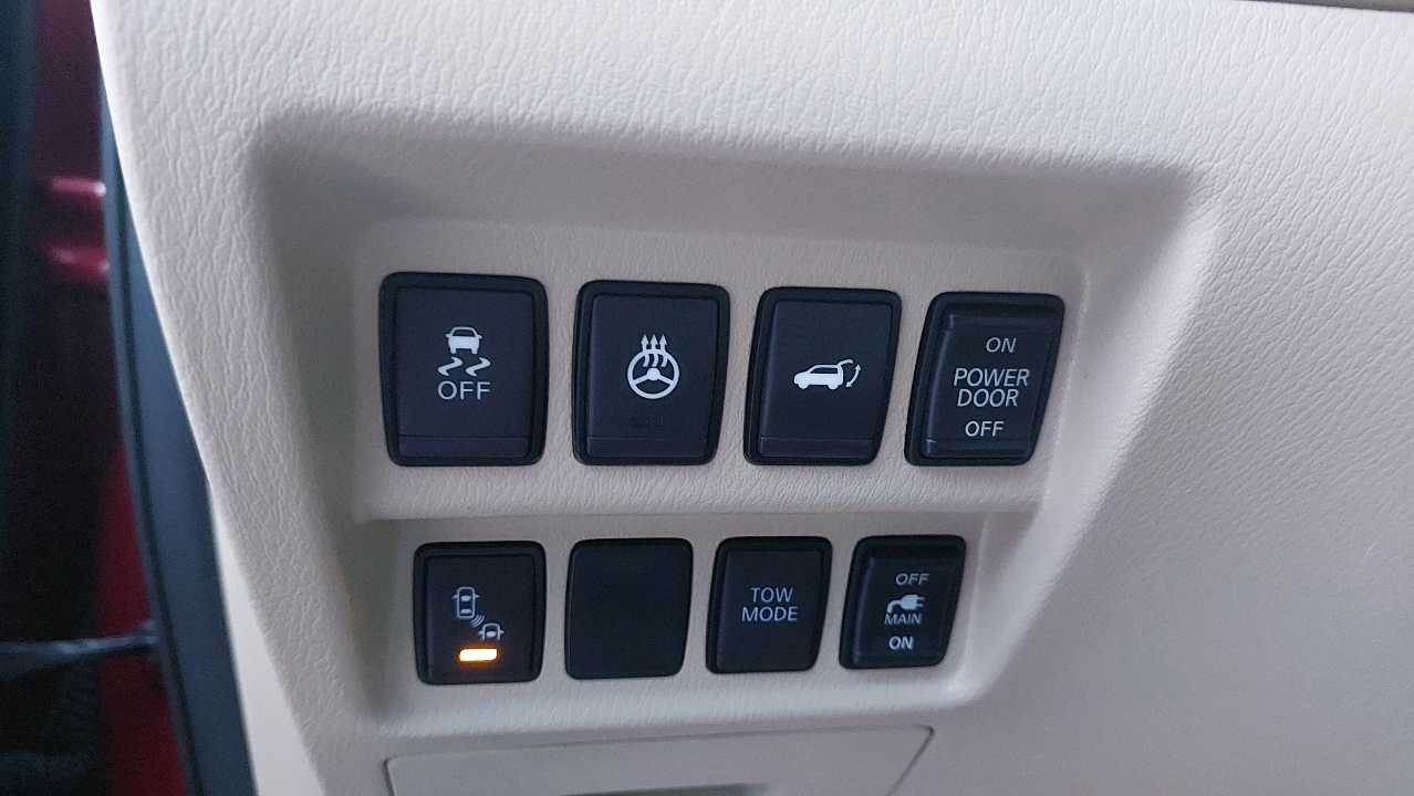 Car Image 2017 NISSAN PATHFINDER PLATINUM