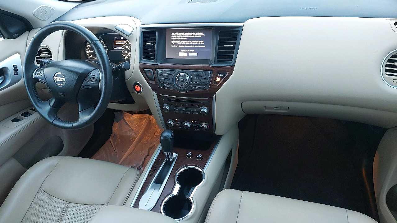 Car Image 2017 NISSAN PATHFINDER PLATINUM