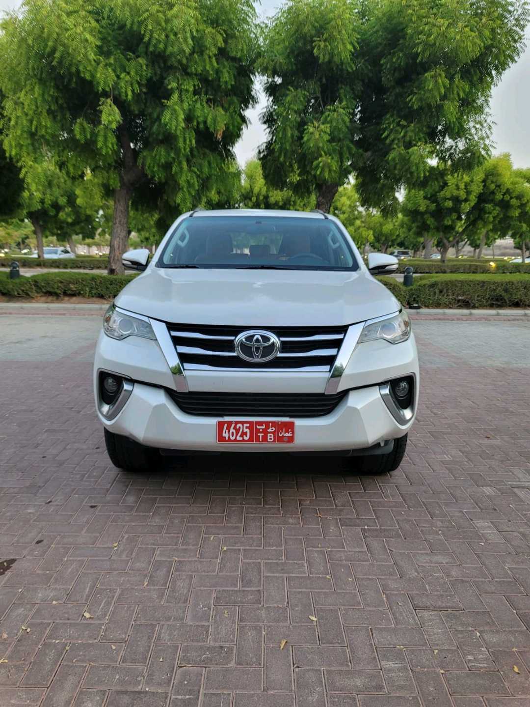 TOYOTA FORTUNER 2018
