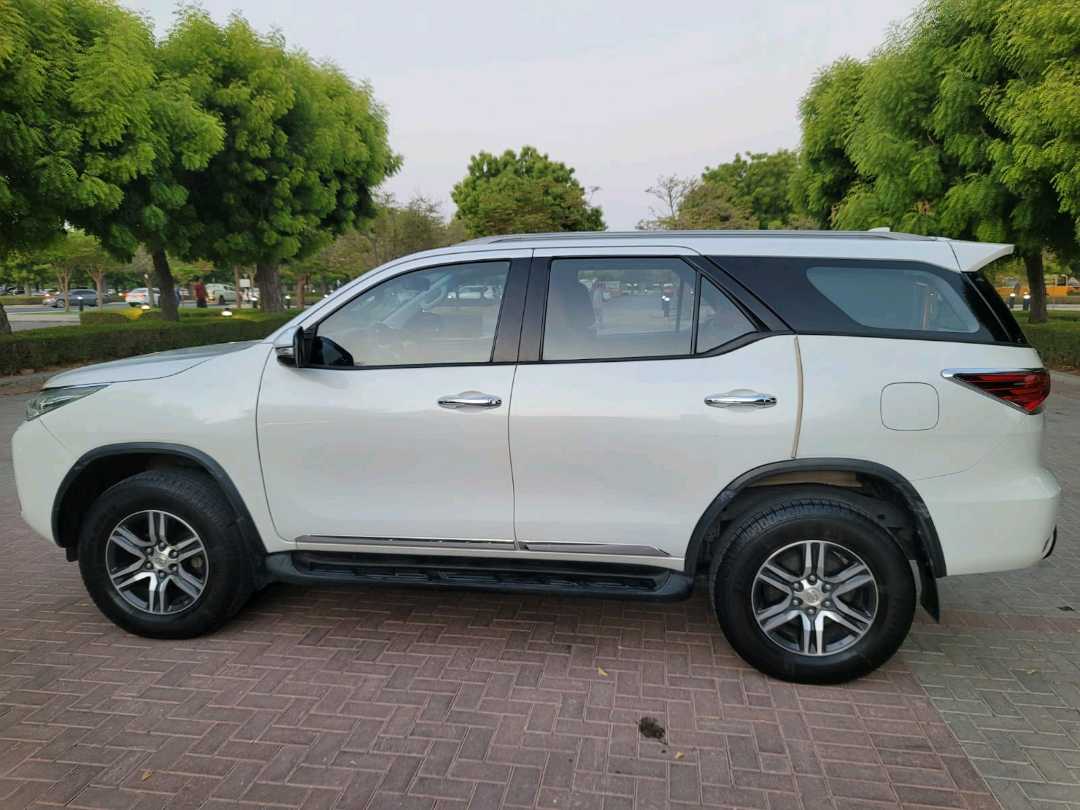 TOYOTA FORTUNER 2018