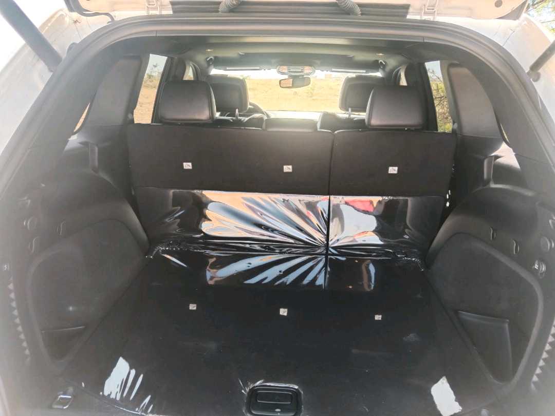 Car Image 2018 JEEP GRAND CHEROKEE 