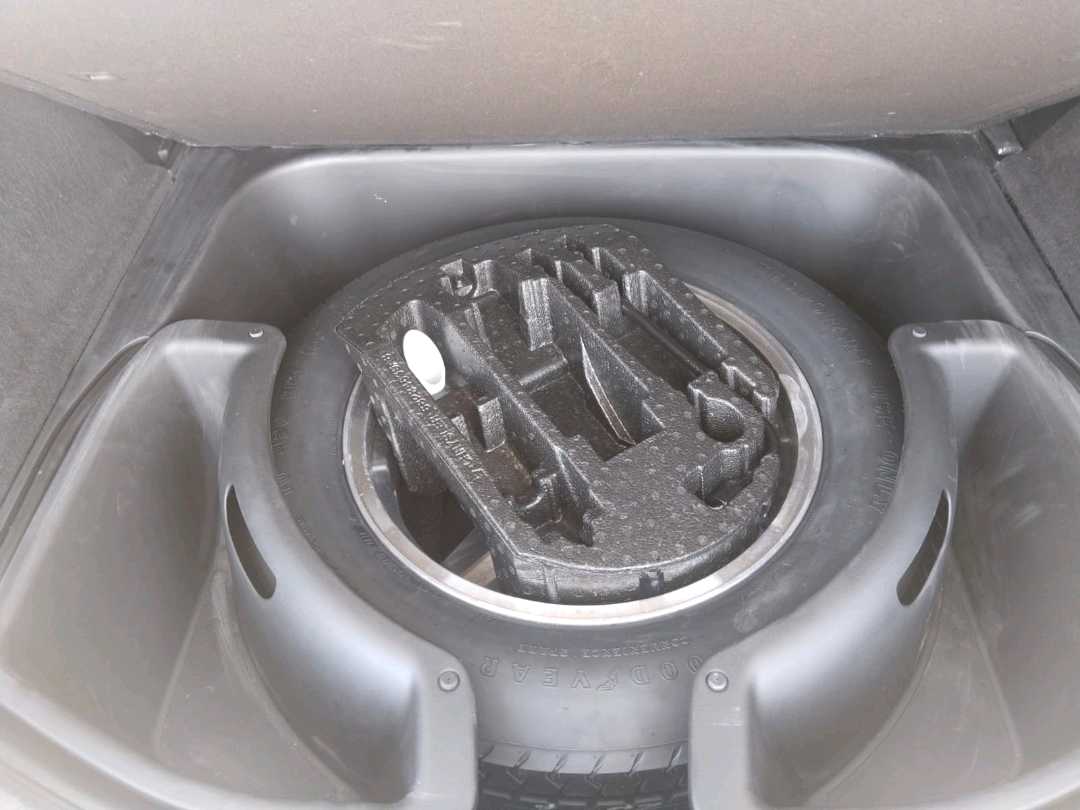 Car Image 2018 JEEP GRAND CHEROKEE 