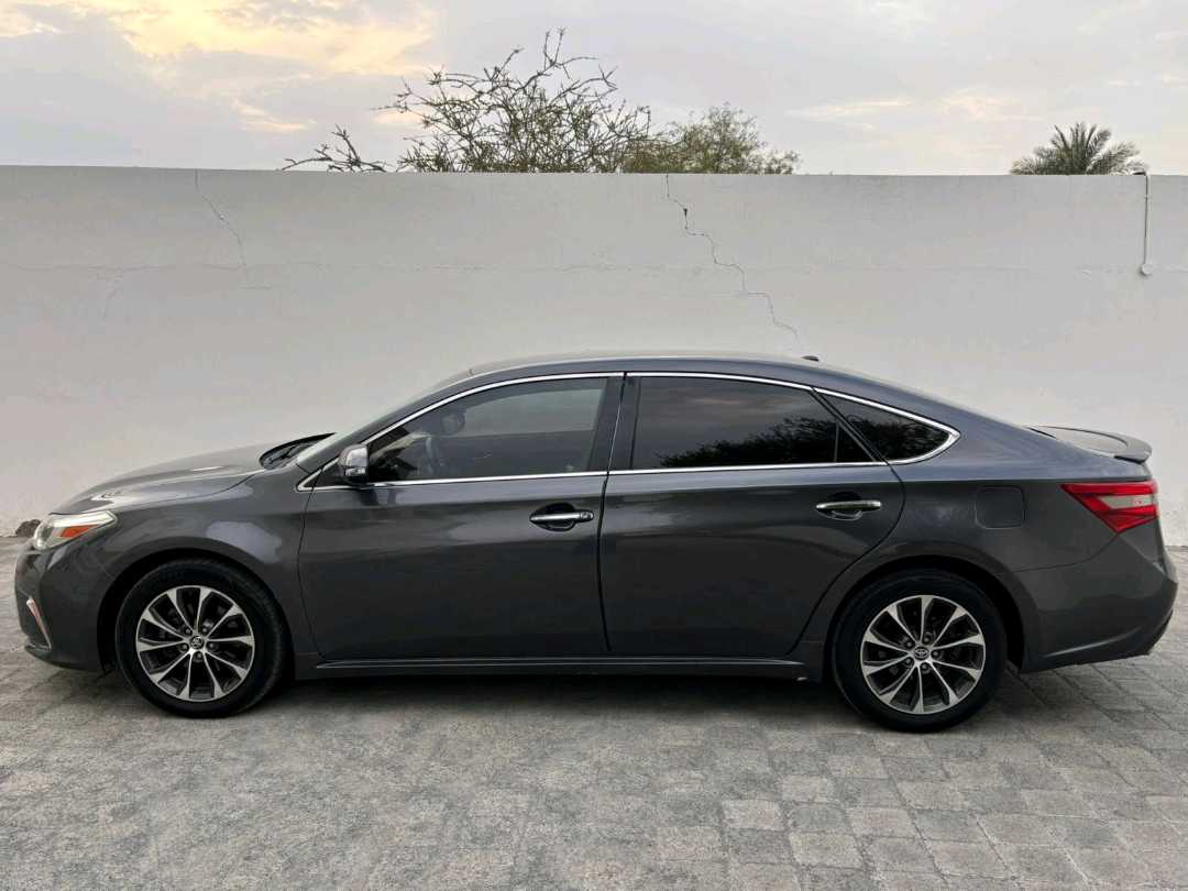 Car Image 2016 TOYOTA AVALON XLE