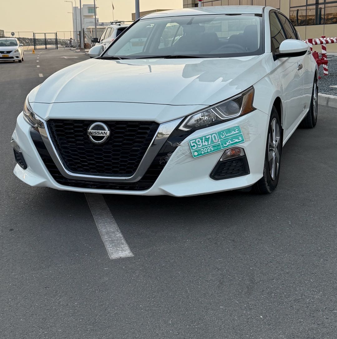 Car Image 2019 NISSAN ALTIMA S