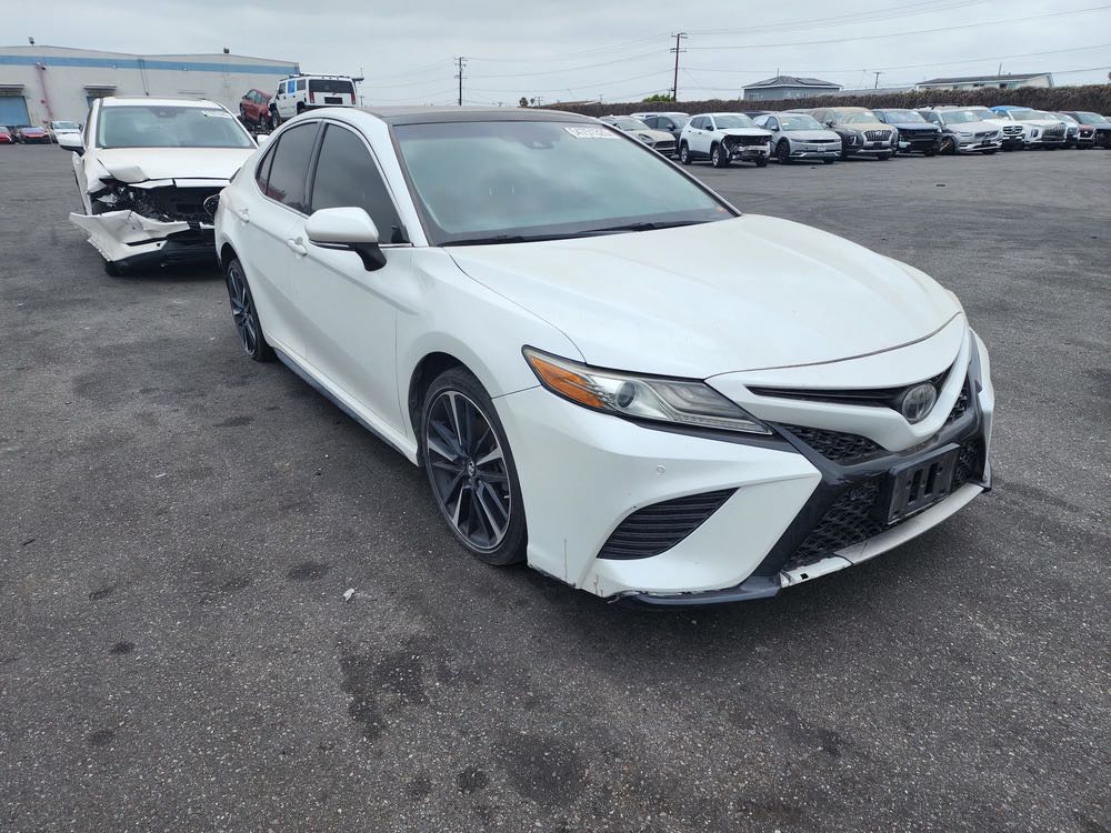 Car Image 2018 TOYOTA CAMRY