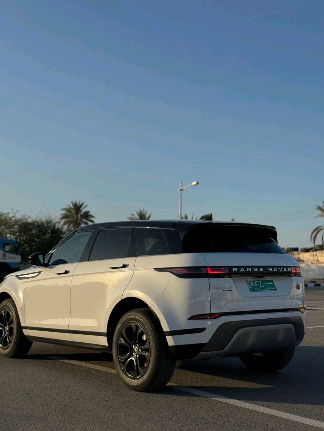 Car Image 2020 LAND ROVER EVOQUE 