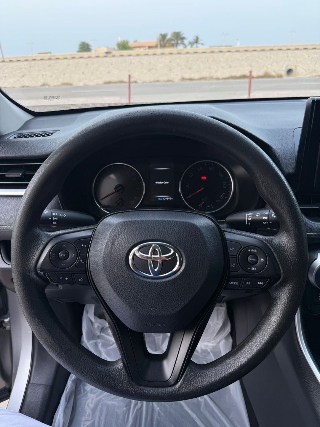 Car Image 2019 TOYOTA RAV4 LE