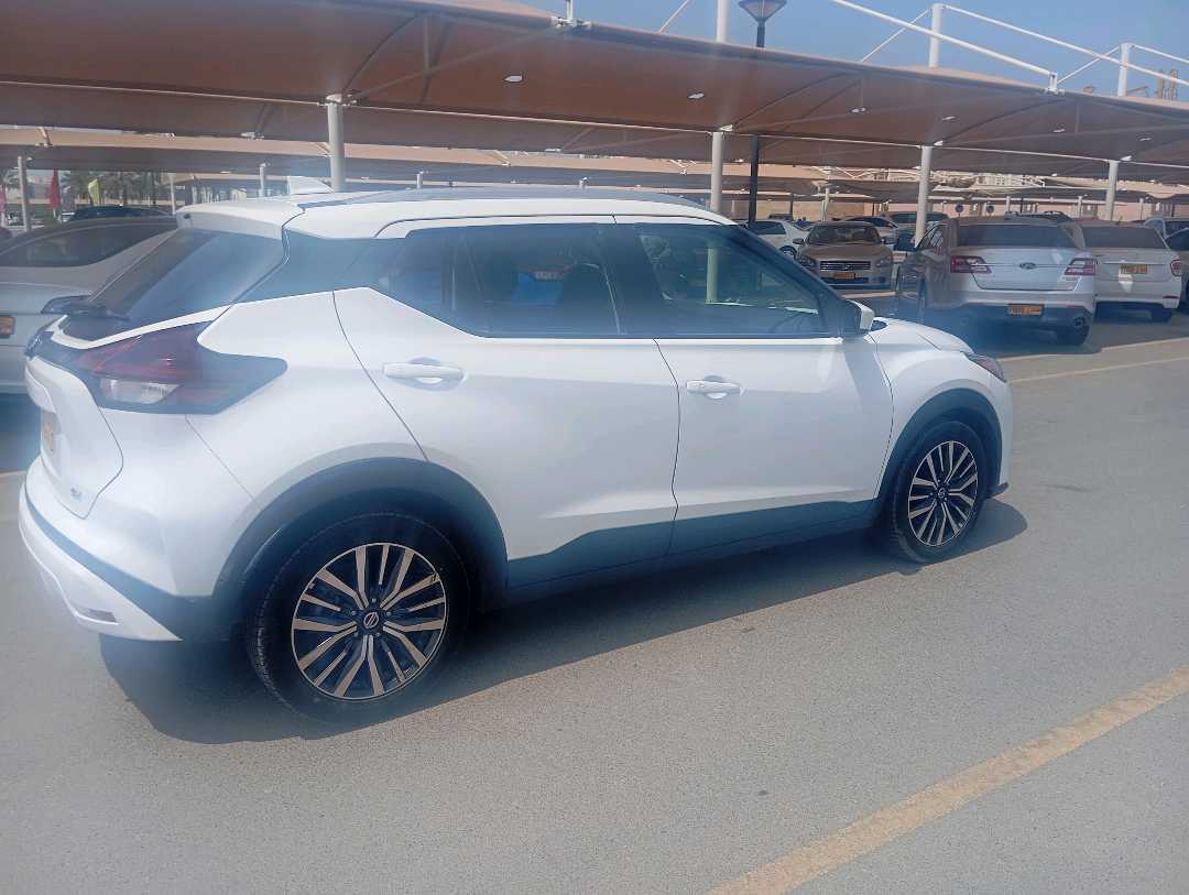 Car Image 2021 NISSAN KICKS 
