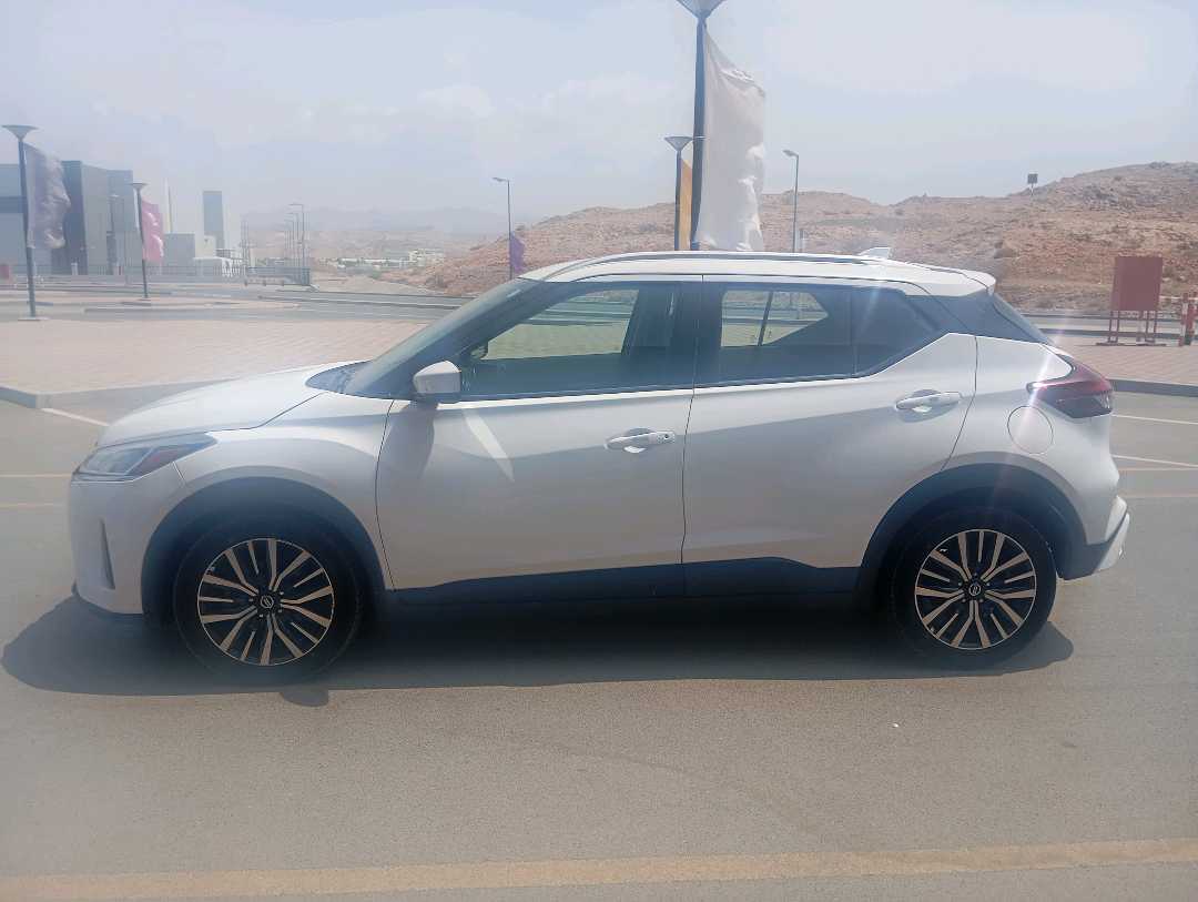 Car Image 2021 NISSAN KICKS 