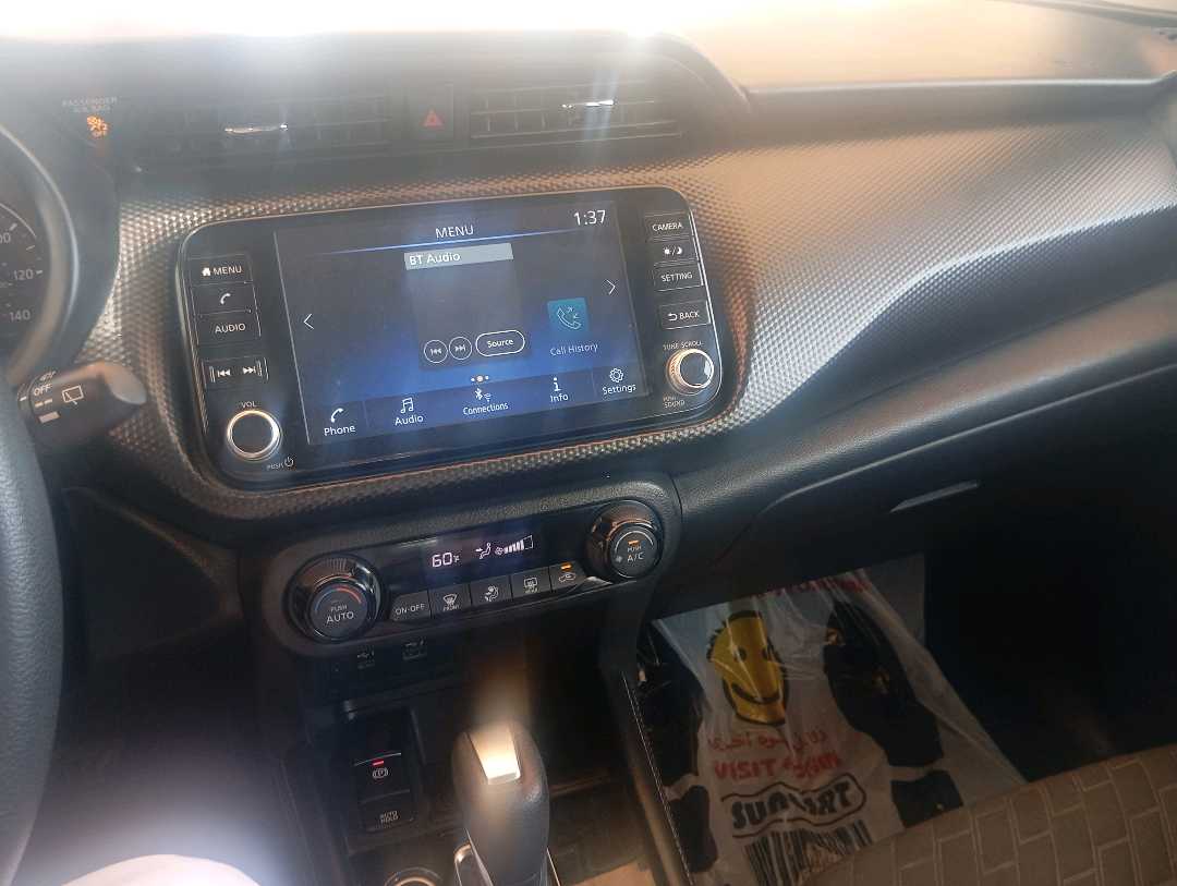 Car Image 2021 NISSAN KICKS 