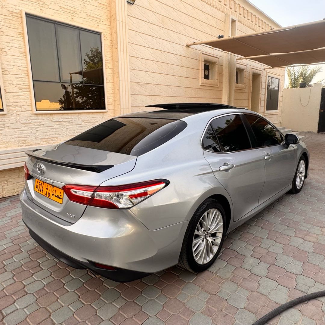 Car Image 2018 TOYOTA CAMRY XLE