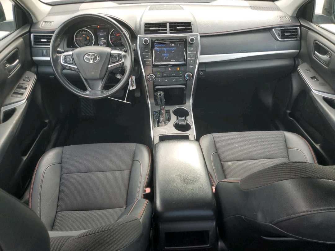 Car Image 2017 TOYOTA CAMRY