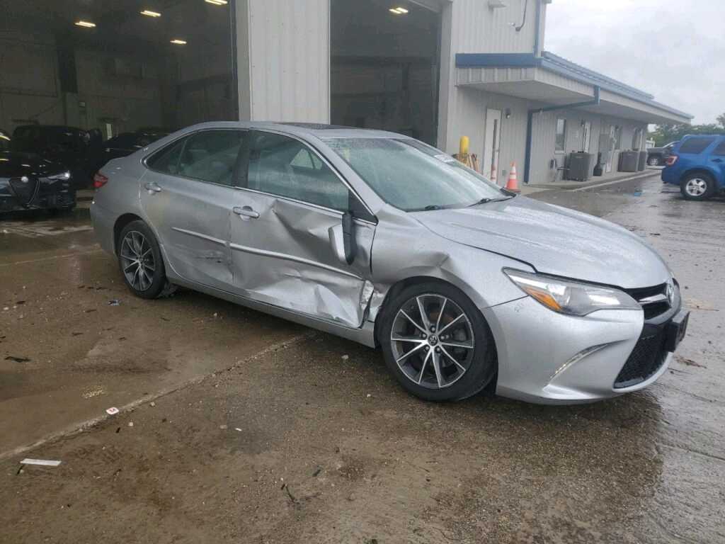 Car Image 2017 TOYOTA CAMRY