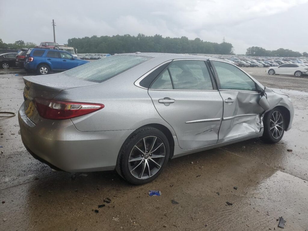 Car Image 2017 TOYOTA CAMRY
