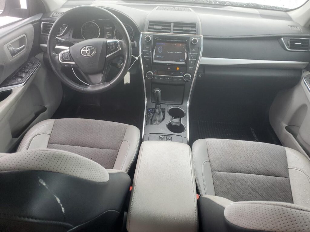 Car Image 2017 TOYOTA CAMRY