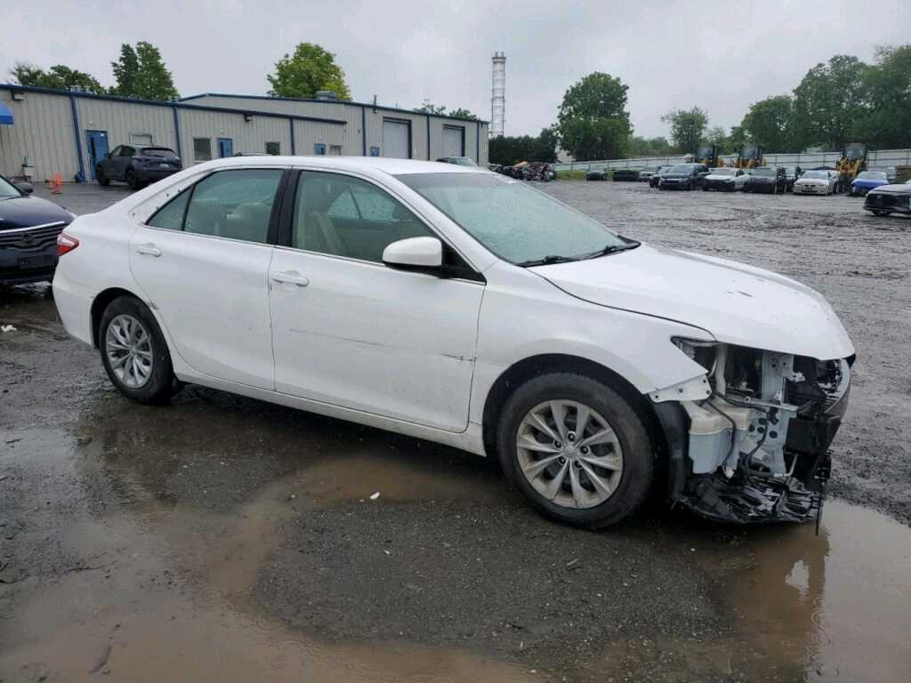 Car Image 2017 TOYOTA CAMRY