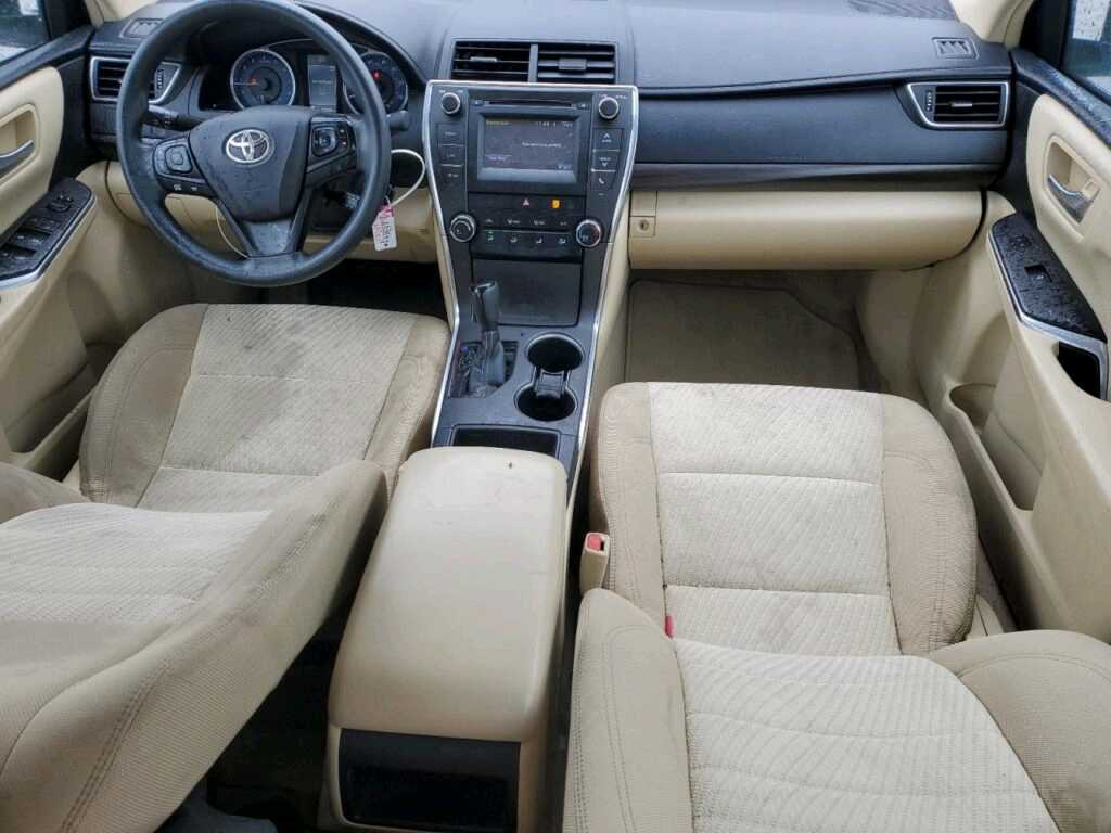 Car Image 2017 TOYOTA CAMRY