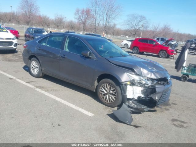 Car Image 2017 TOYOTA CAMRY