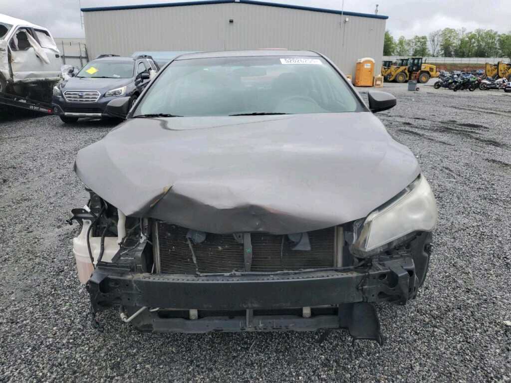 Car Image 2017 TOYOTA CAMRY
