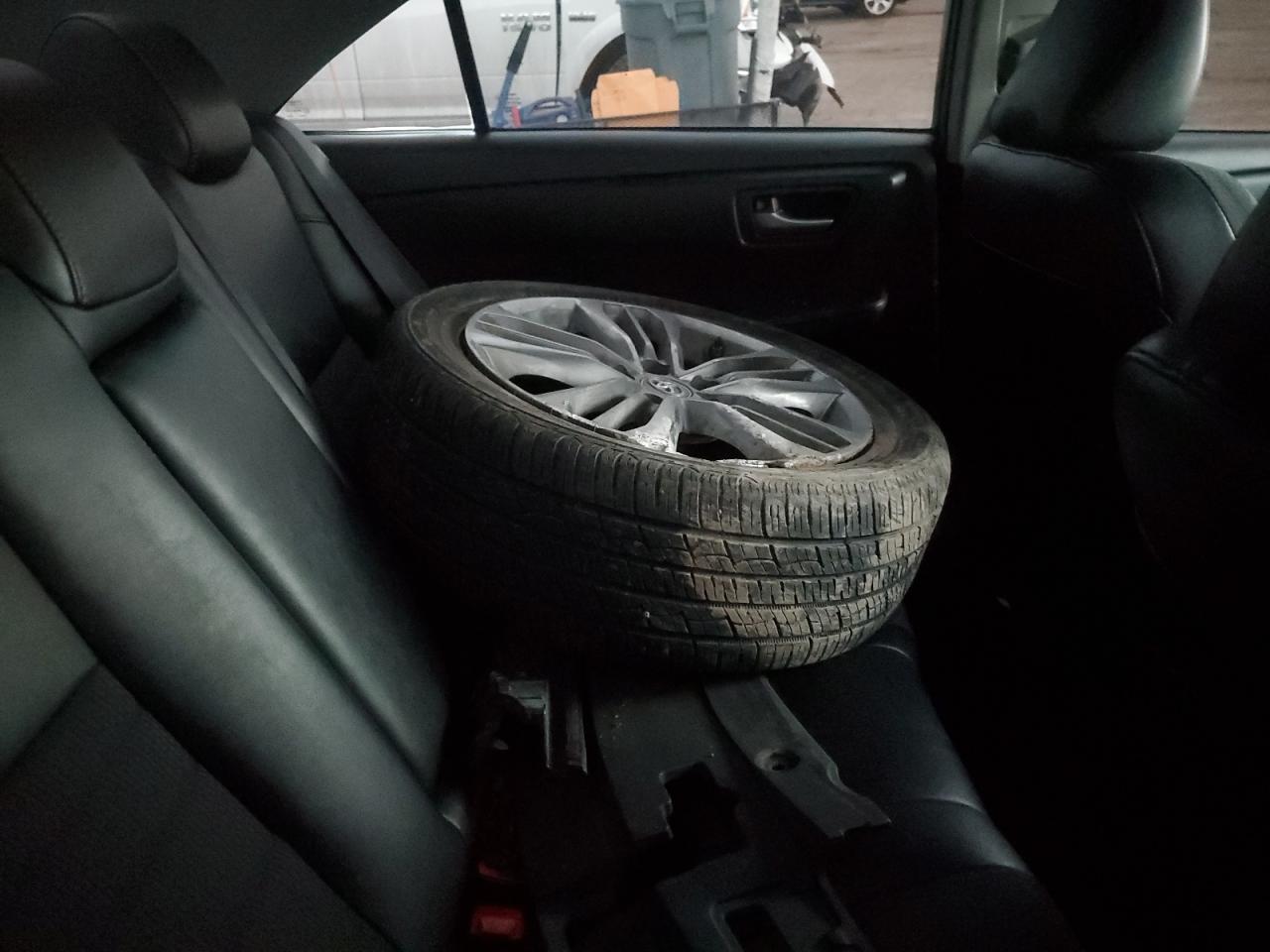 Car Image 2017 TOYOTA CAMRY