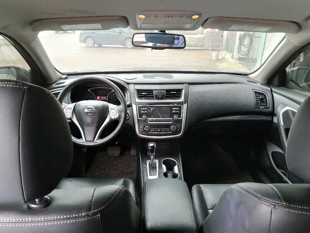 Car Image 2017 NISSAN ALTIMA SL
