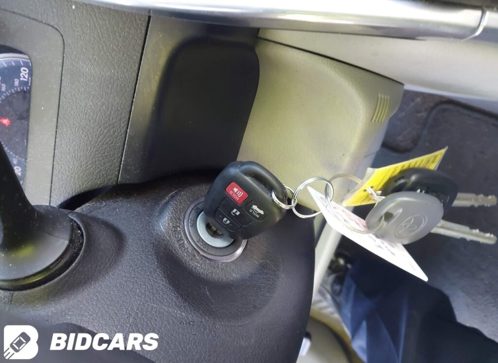 Car Image 2017 TOYOTA CAMRY