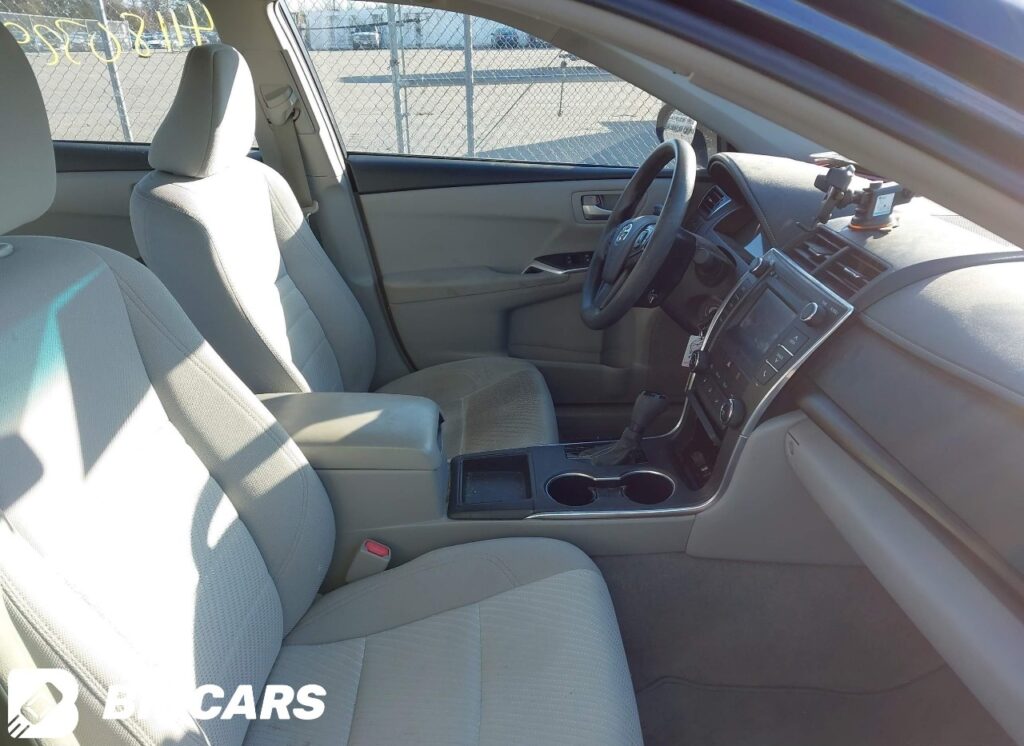 Car Image 2017 TOYOTA CAMRY