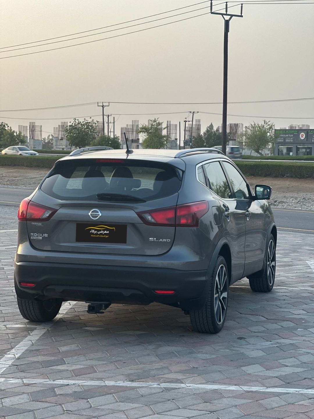 Car Image 2017 NISSAN ROGUE 
