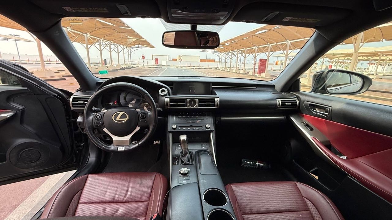 Car Image 2015 LEXUS IS 350