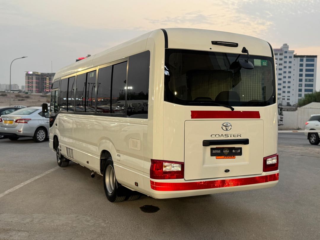 Car Image 2022 TOYOTA COASTER 