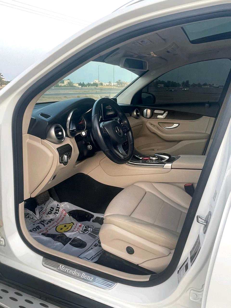 Car Image 2019 MERCEDES GLC CLASS 