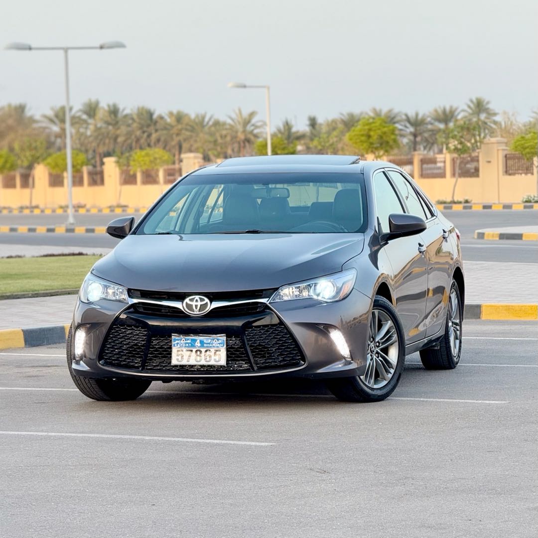 Car Image 2017 TOYOTA CAMRY SE
