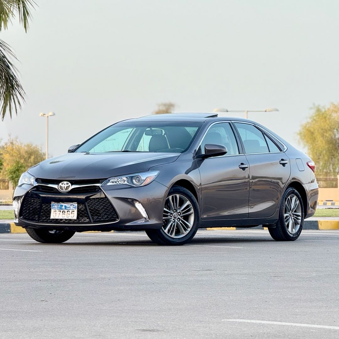 Car Image 2017 TOYOTA CAMRY SE