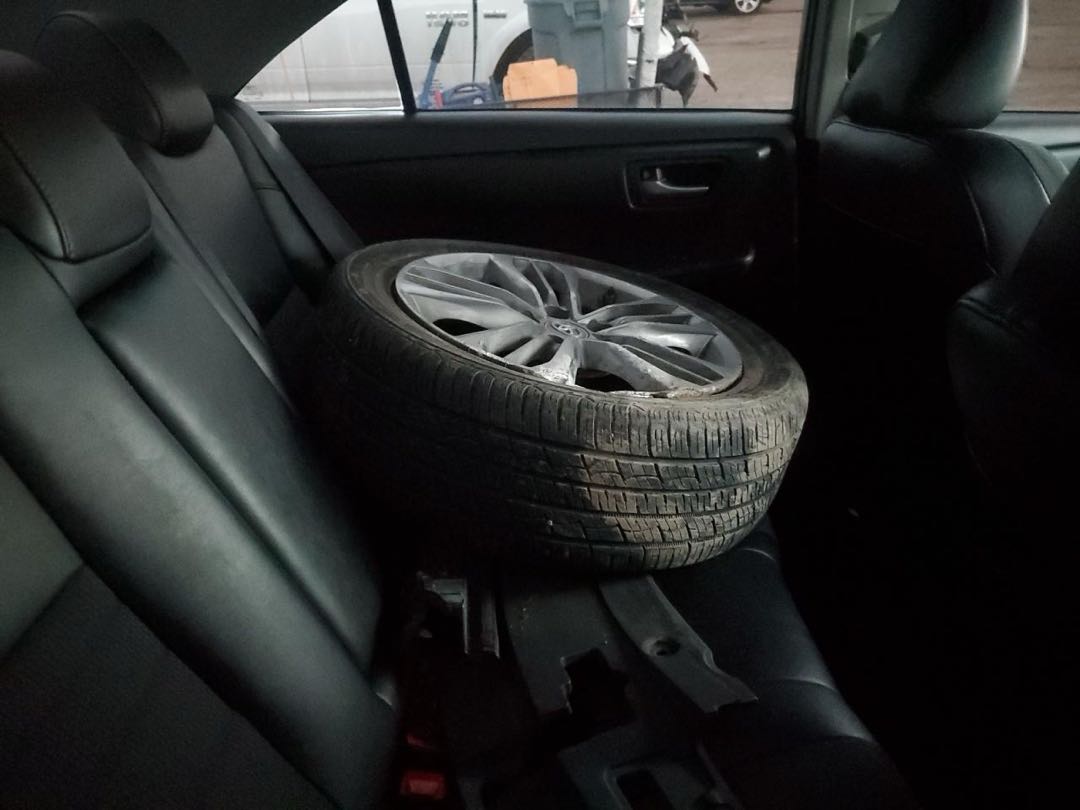 Car Image 2017 TOYOTA CAMRY